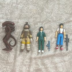 Lot of 4 Figures Alien Movie. 3.75” 