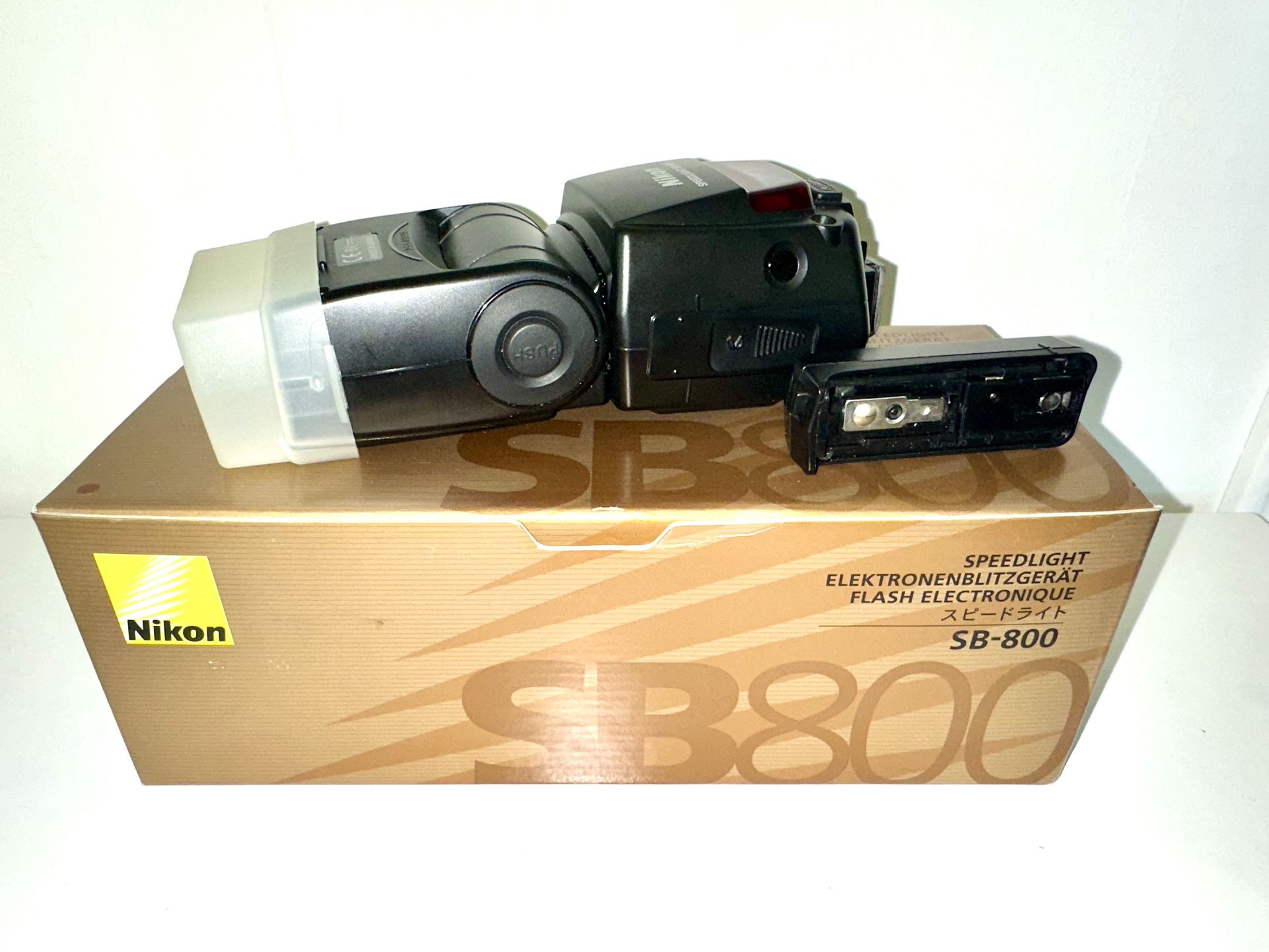 Nikon SB-800 & SB-26 Flashlights. Excellent Conditions!!