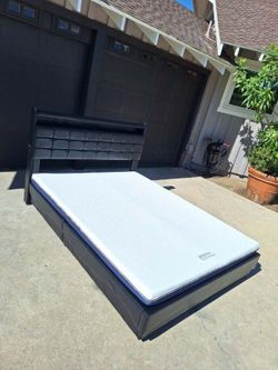 Queen size Bed set