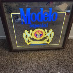 Modelo Beer Sign