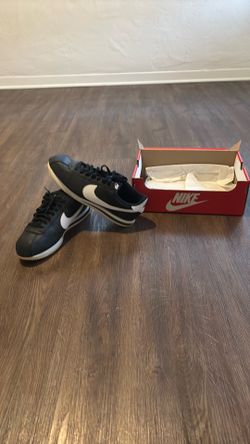 Size 12 mens Classic Cortez prem Nike shoes