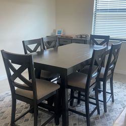 Dining set: table, 6 charts, buffet