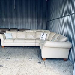 Luxurious Upscale Natuzzi Italian Leather Modular Sectional Sofa