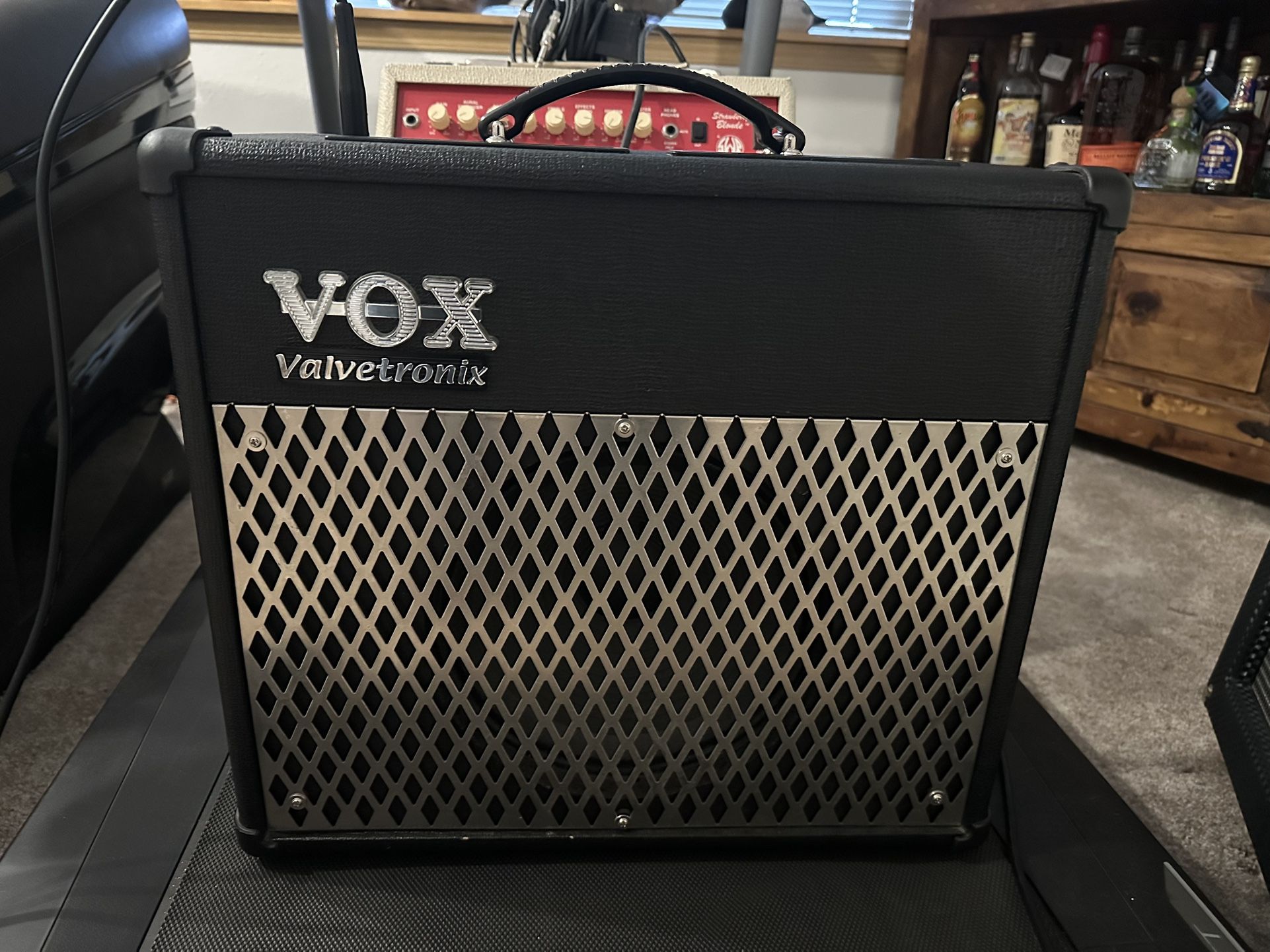 Vox Valvetronix AD30VT Guitar Amp w/foot Switch