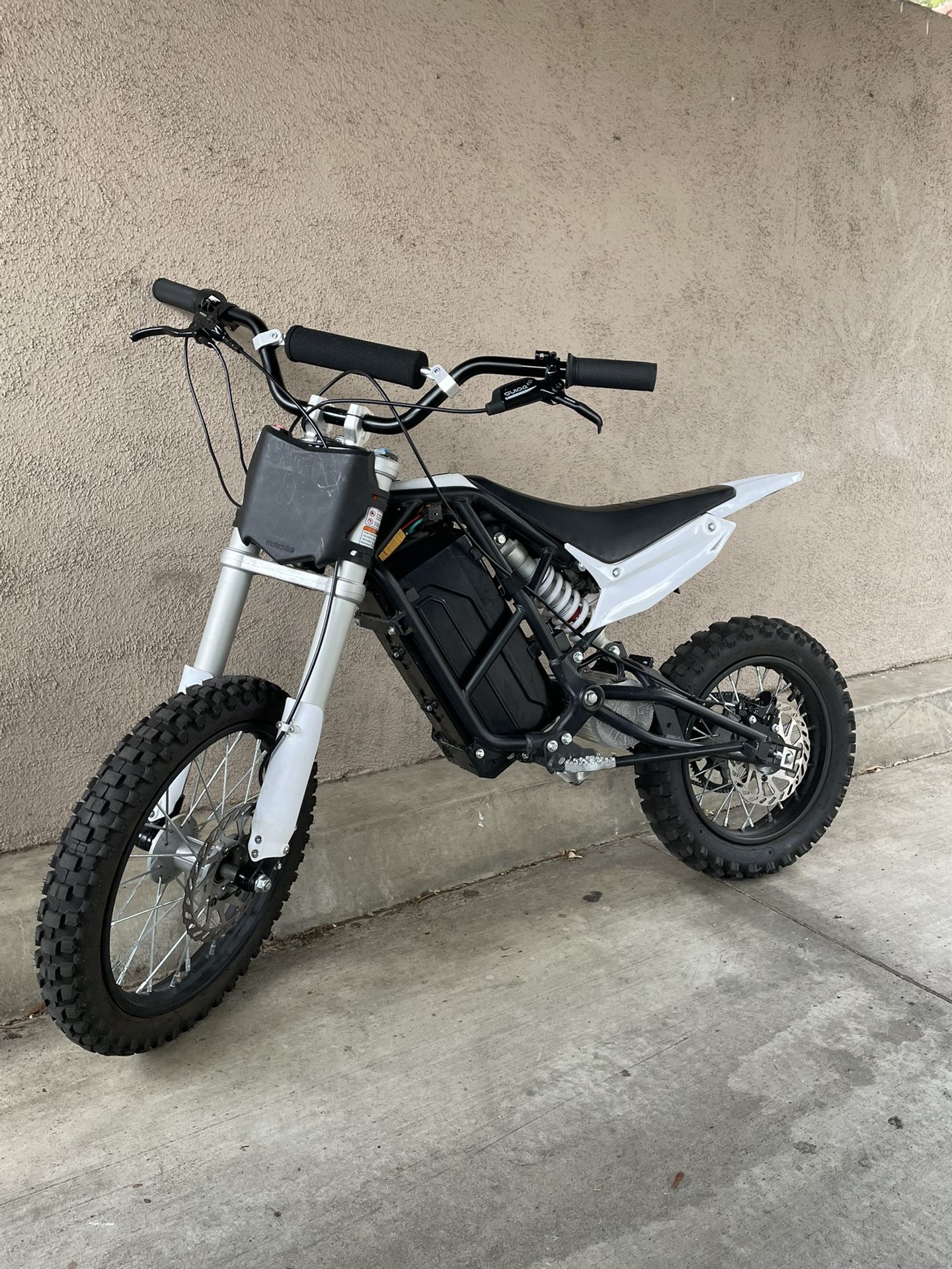 E-box V2