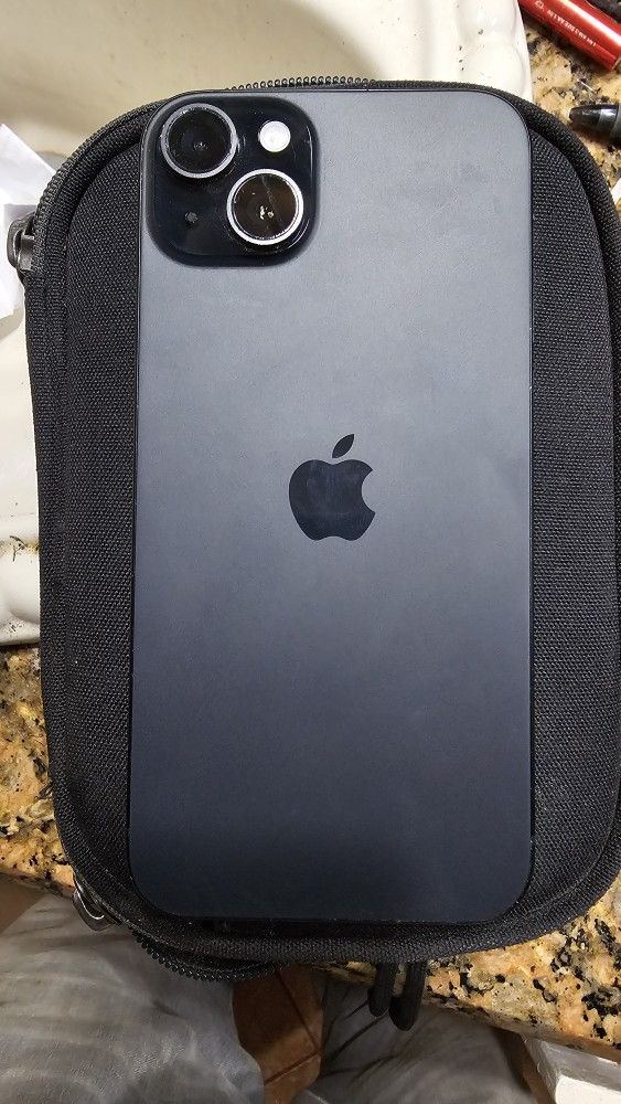 Iphone 15 Pro Max READ DESCRIPTION