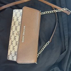 MK wallet Crossbody 