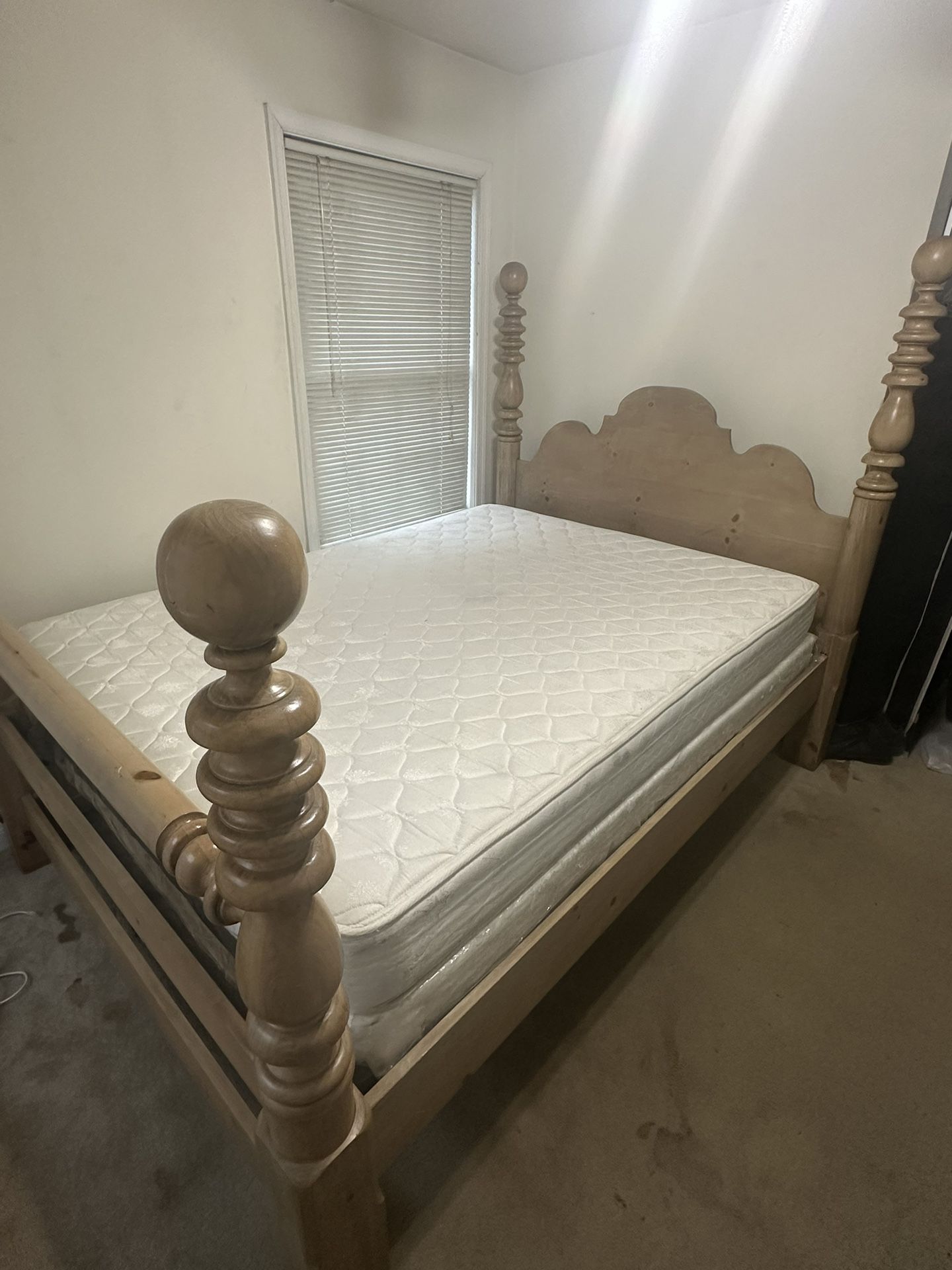 Queen Size Bed Frame w/ Storage Chest