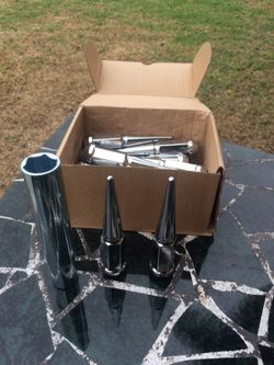 Spike lug nuts 5 lug