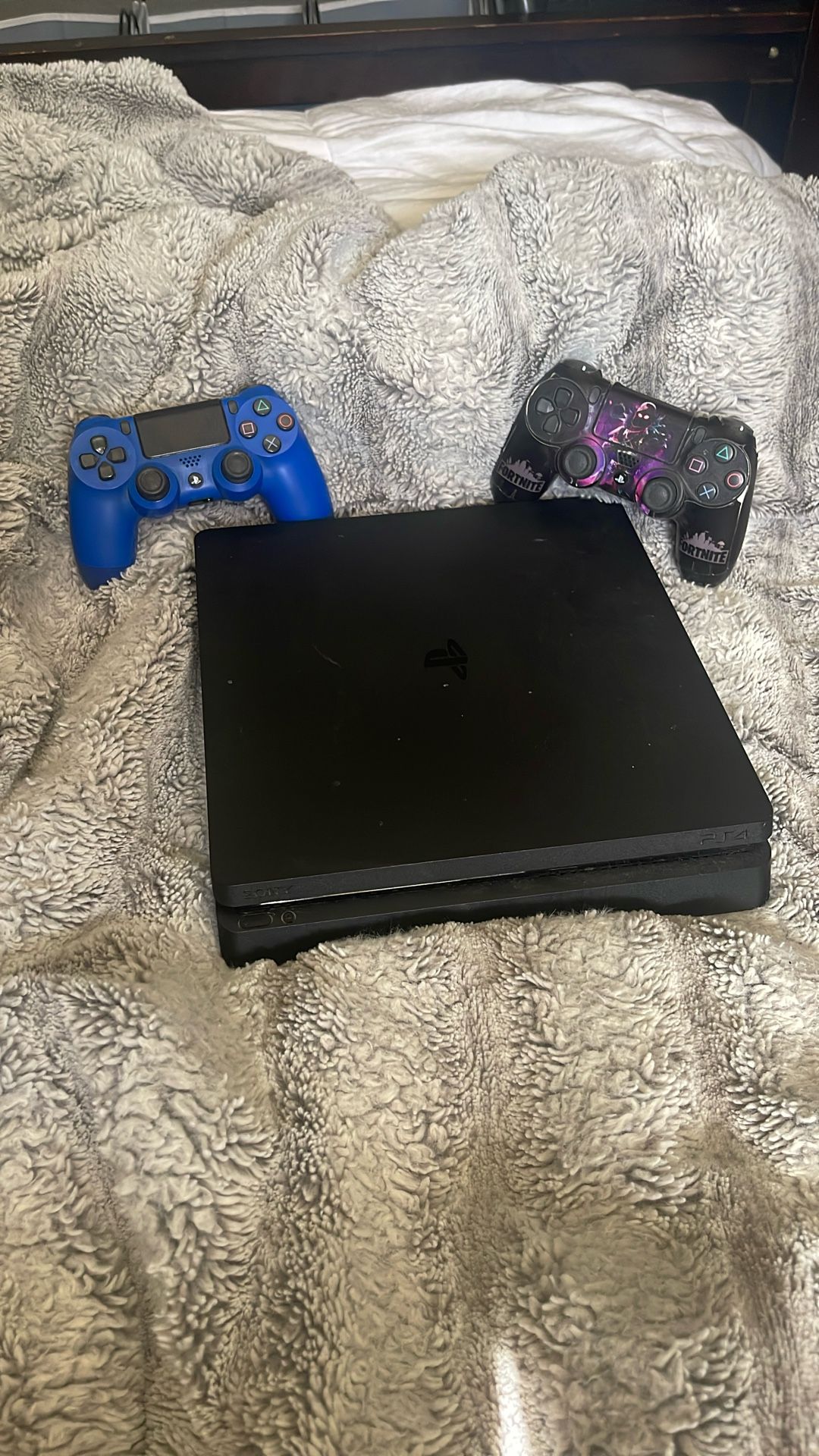 PS4 SLIM (with Or Without Controllers)