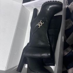 Women’s Guess Boots New 7M