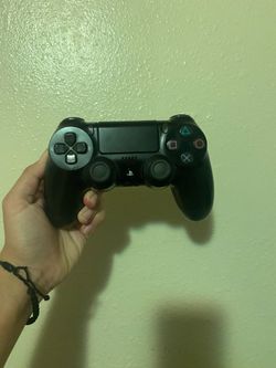 PS4 controller