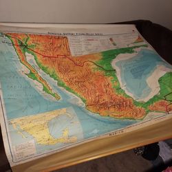 LARGE 1967 PULL DOWN MAP OF MEXICO 