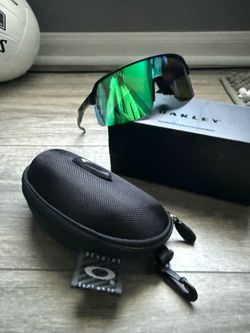 Oakley men sunglasses