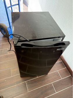 Mini fridge
