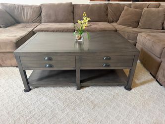 Make offer - Center Coffee Table & Matching End Table Set