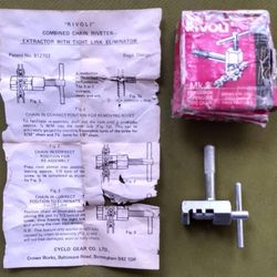 Bicycle chain fixing tool