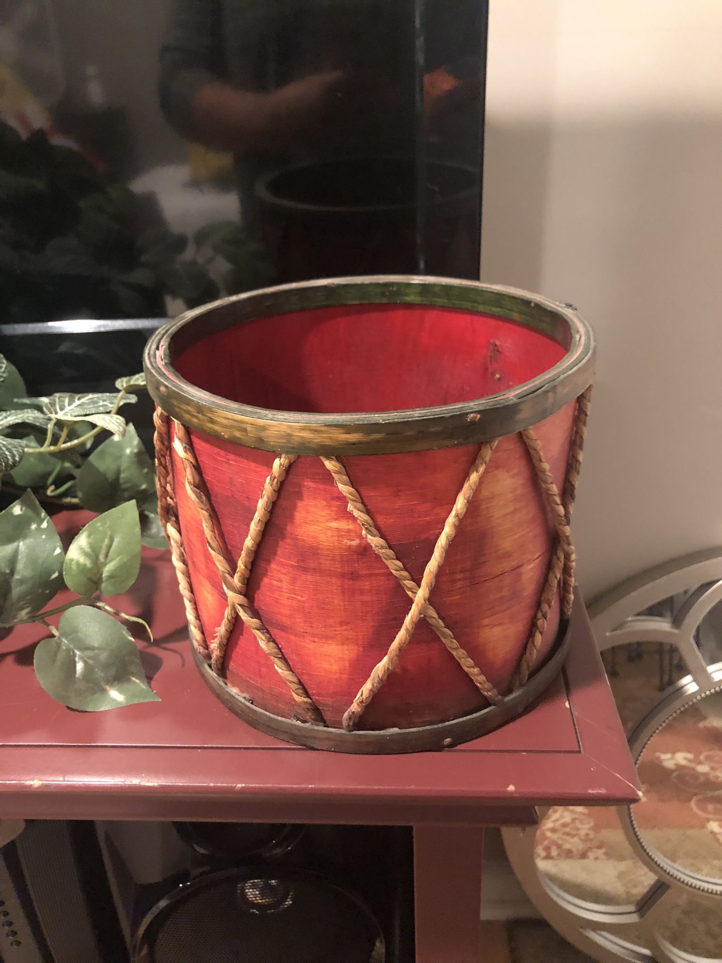 7 1/2" round wood drum for display with dolls/bears collectible Or Got Potted Plant!