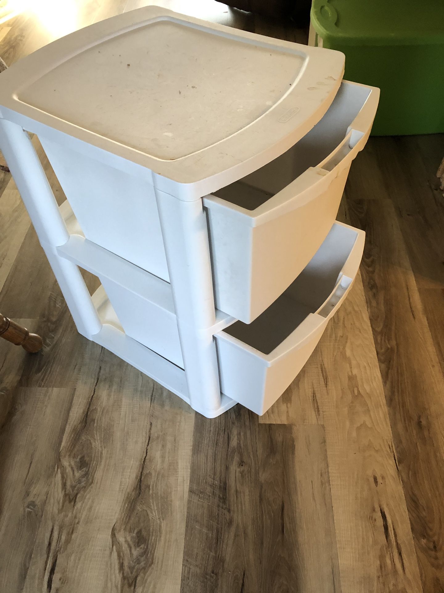 Large plastic bin. 2 drawers