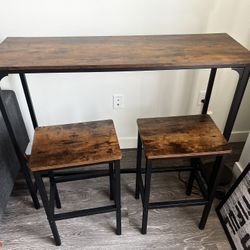 High Table With 2 Barstools