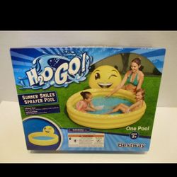 H2O Go, Summer Smiles Spray Pool, W/Happy Face Sprayer, 65" x 56.7" x 27.2" New In Box