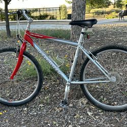 Specialized Hardrock Mountain Bike in Excellent Condition! Size 17 it fits a person 5’4. - 5’10  Wheel size is 26 this bike is ready to ride and will 
