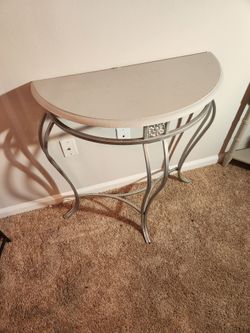 Semi circle accent table