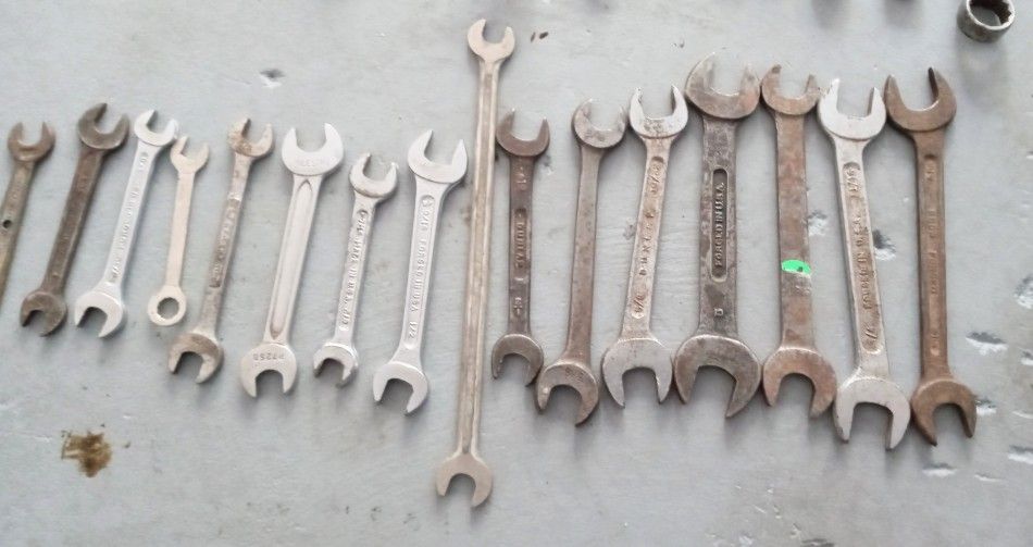 16 Wrench Lot For Sale