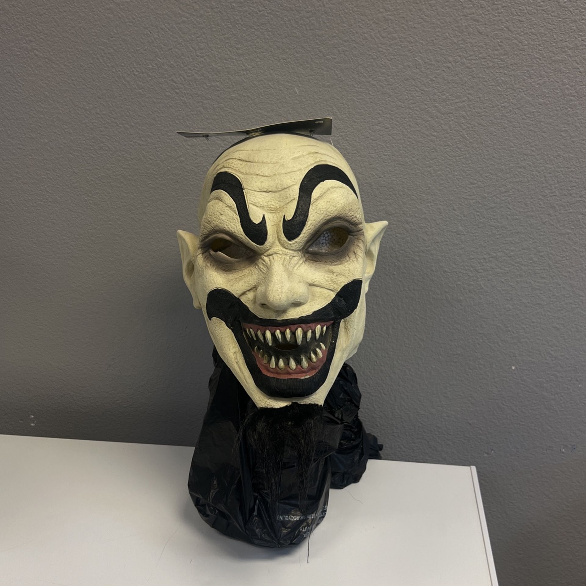 Evil Ringmaster Halloween Mask