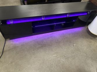 New, 80”TV stand( D13.8” H22.4”L80”,