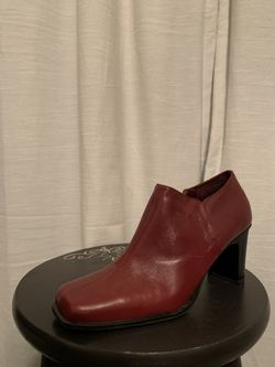 Hillard & Hanson Red Wine Zip Ankle Leather Booties (Size 10M)