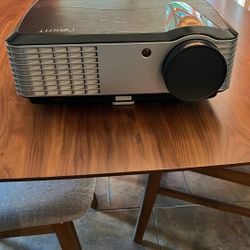 Nexth Projector
