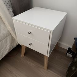 2 White Side Tables