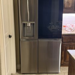 🔥 LG InstaView Double Door Refrigerator – Like New (9 Months Old) 🔥