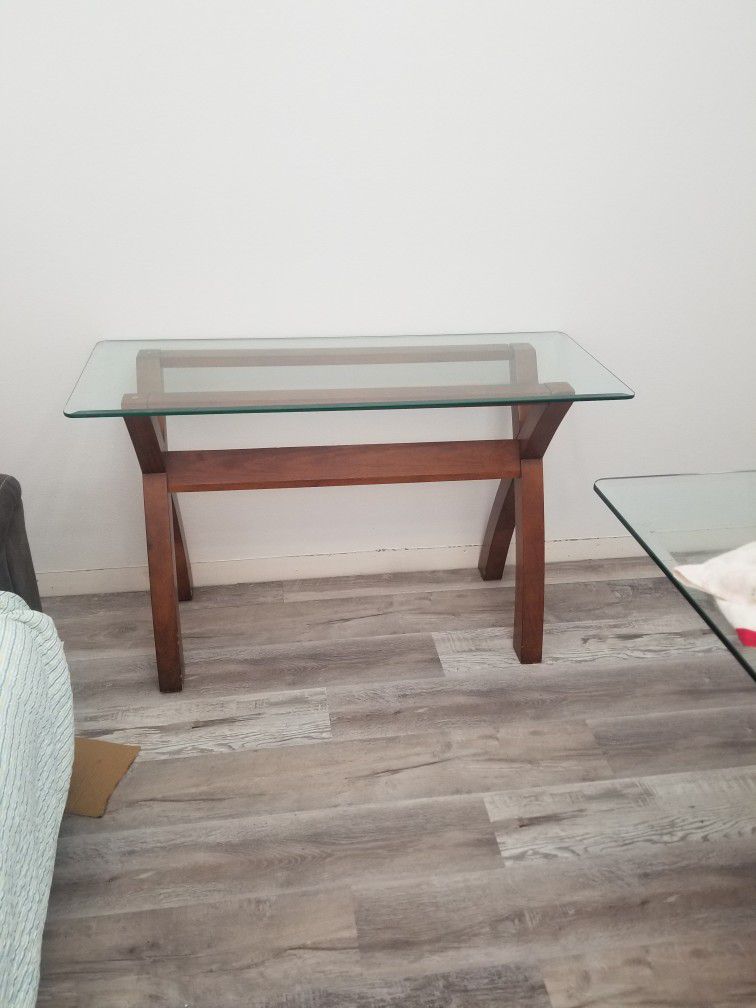 Table ,Chairs 8 And Side Table