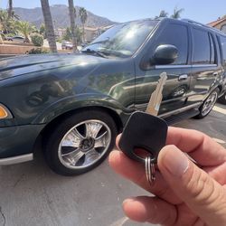 Car keys/Fobs/Llaves De Autos