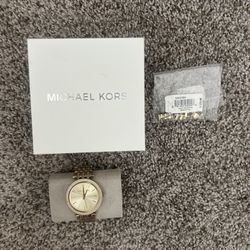 GOLD MICHAEL KORS WATCH