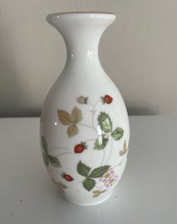 Wedgwood China Strawberry Vase