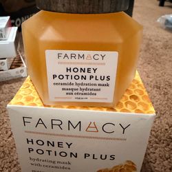 Farmacy honey face mask