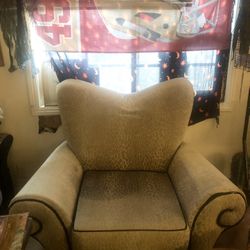LEOPARD COUCH 