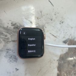 Apple Watch Series 4 40mm Smart Watches. Rose gold, like new. No flaws. Comes with everything 
