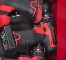 Snap-on 14.4V electric drill with battery