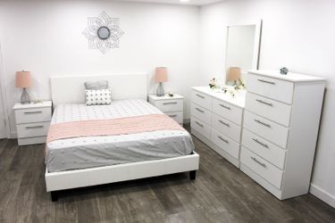 Bedroom Sets 🚚