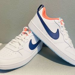 Nike Court Borough    Size 6.5  Youth