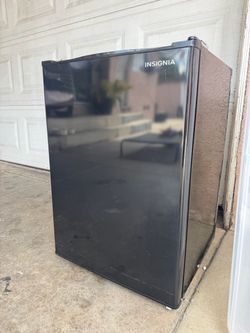 Insignia 2.7 fridge