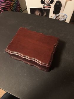 Jewelry box