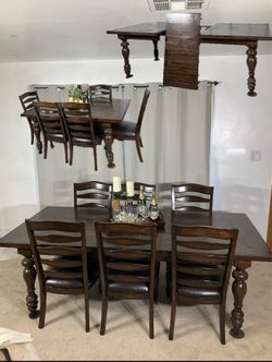 Dark & Dramatic Extendable Dining Table & 6 Chairs
