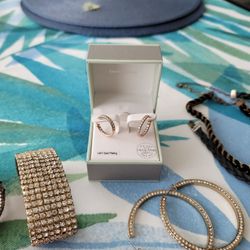 Miscellaneous Jewelery Earings, Bracelets, Necklaces 