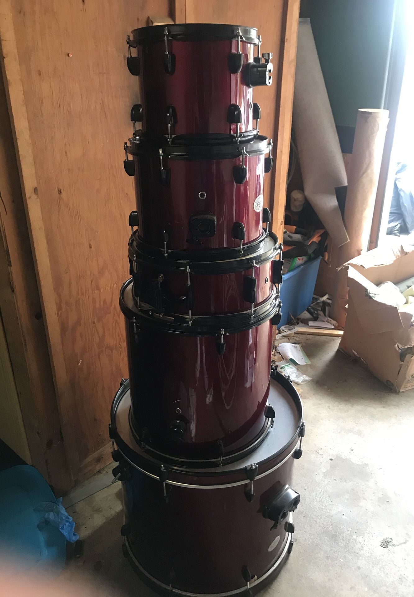 Pearl 5 piece drum set for the low