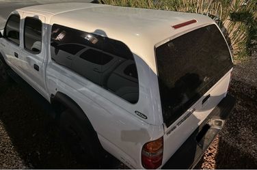 Camper Shell for Toyota Tacoma Bed Size 5.1 Feet